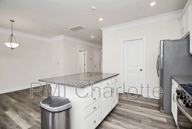 Building Photo - 10436 Glenmere Crk Cir