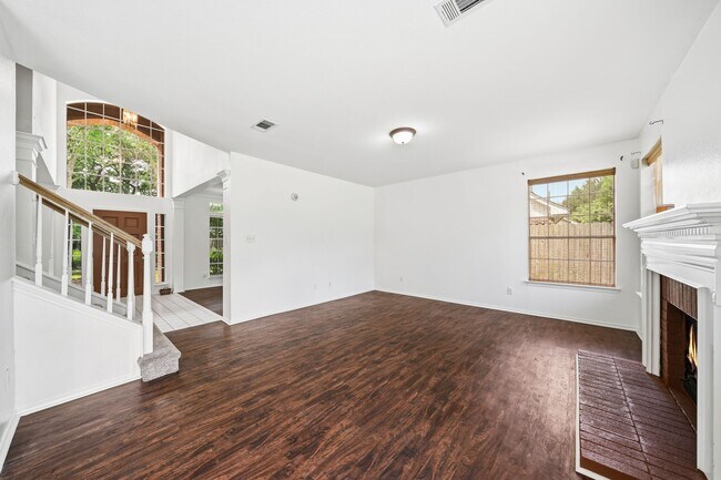 Building Photo - 4323 Ringrose Dr