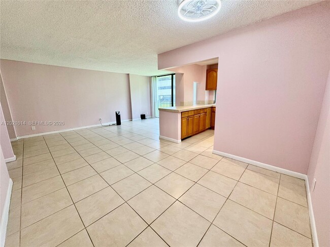 Building Photo - 17011 N Bay Rd