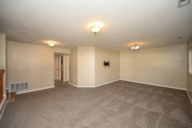 Building Photo - Great Family Home in Excellent Location!