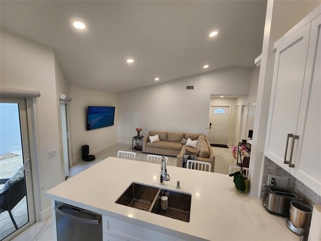 Building Photo - 1303 Seagrape Cir