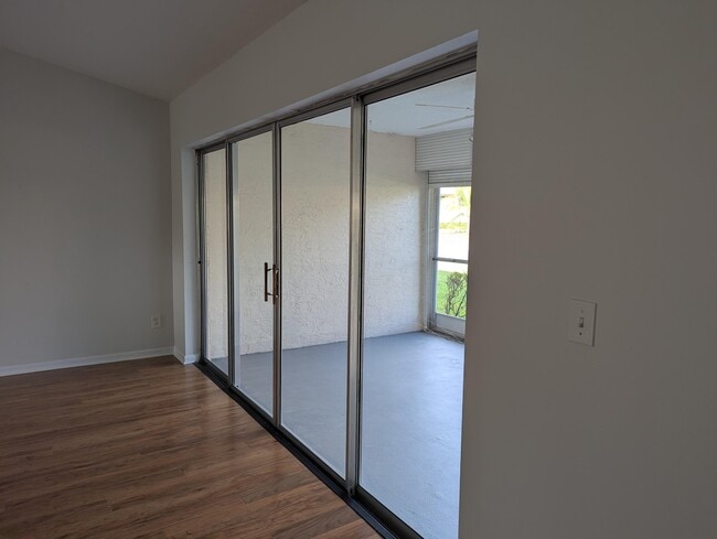 Building Photo - 104 Moccasin Trail S