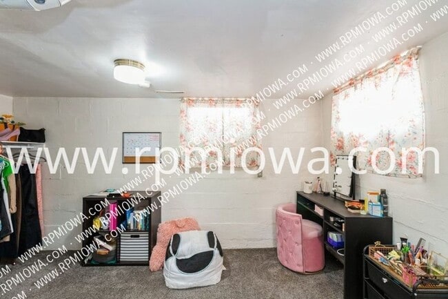 Building Photo - 3309 Tripp St