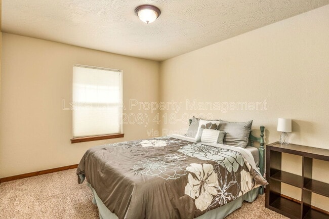 Building Photo - 10231 N Zenith St