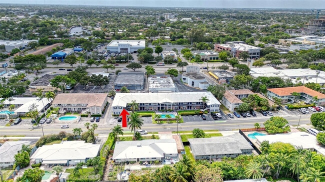 Building Photo - 2701 Middle River Dr