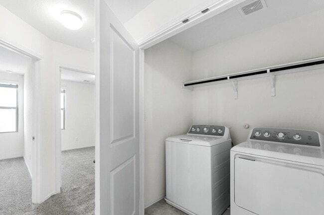 Building Photo - 189 Andross Ln