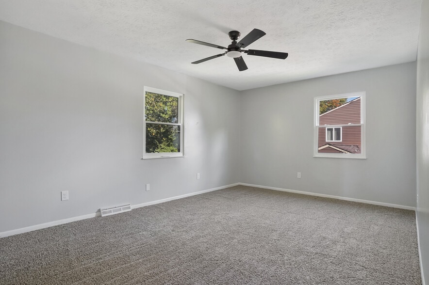 Building Photo - 5758 Beech Dr