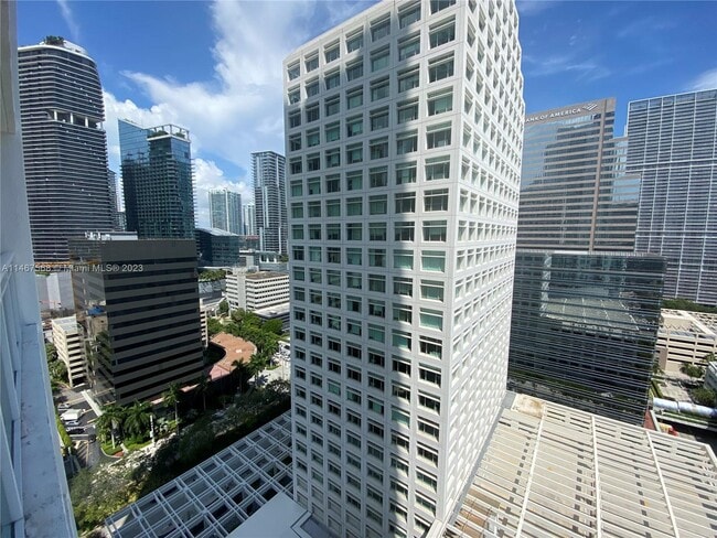 Building Photo - 950 Brickell Bay Dr