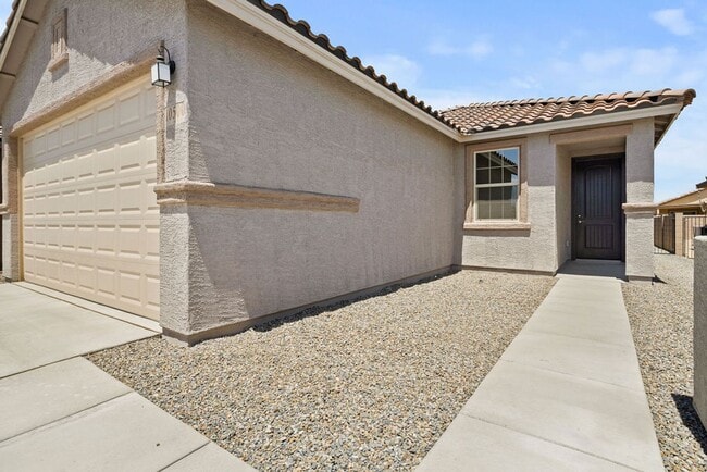 Building Photo - Beautiful Brand New 3 Bedroom Home with De...