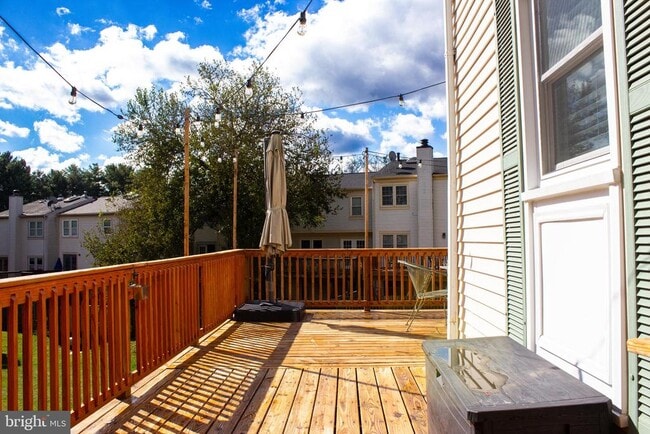 Building Photo - 311 Whitcliff Ct