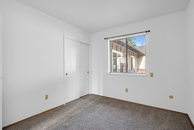 Building Photo - Comfortable 3-Bedroom Home for Rent in Central Davis