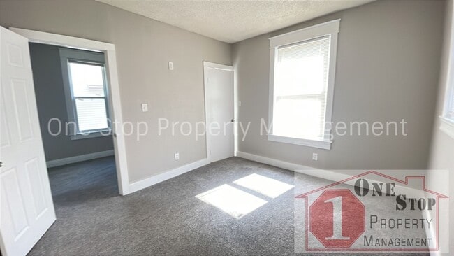 Building Photo - Beautiful 4 Bedroom 2 Bathroom Home in Kan...