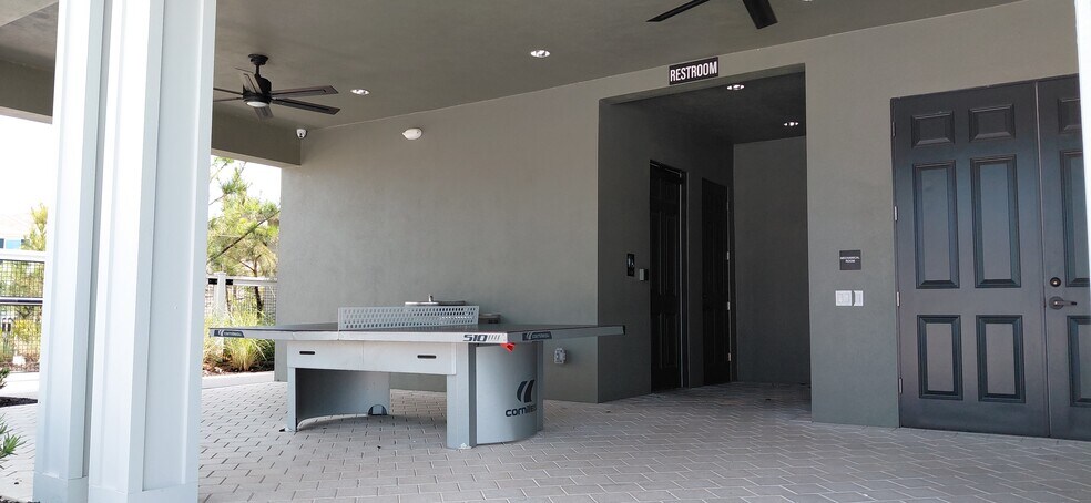 Building Photo - 36171 Sunflower Hill Dr