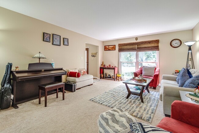 Building Photo - 2238 Gleneagles Dr