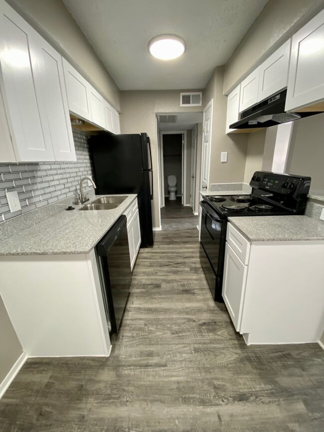 Building Photo - MACK PARK