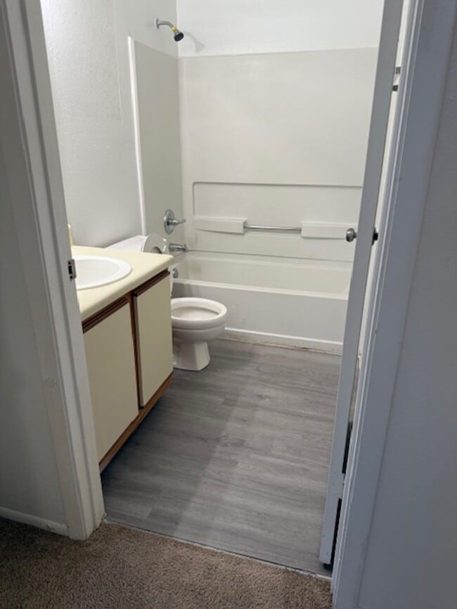 Building Photo - LANDING 2-BEDROOM CONDO