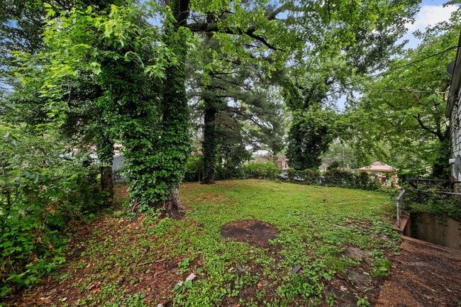 Building Photo - 2 bedroom Single Family Home with Fenced i...