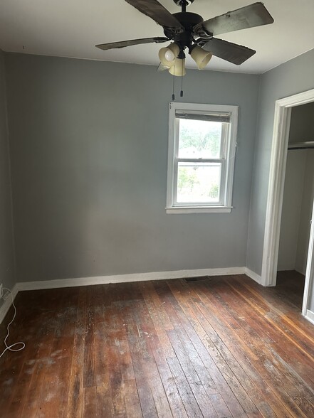 Building Photo - 1018 Campbell Ave