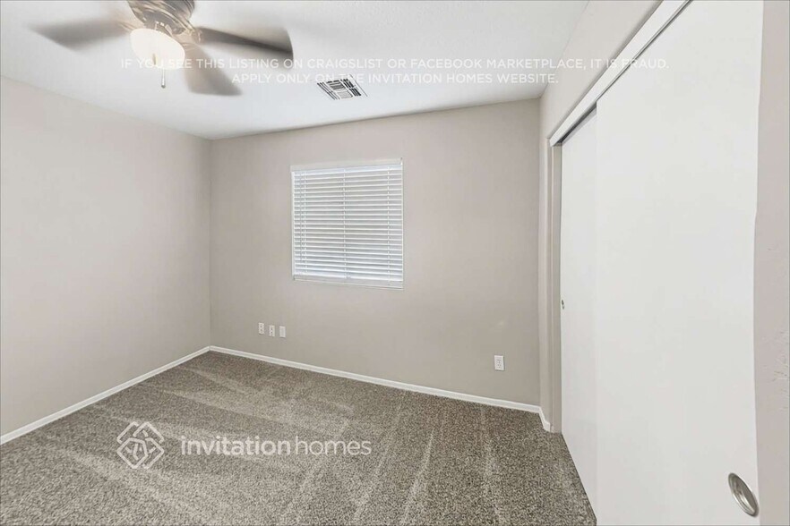 Building Photo - 423 S Sabrina