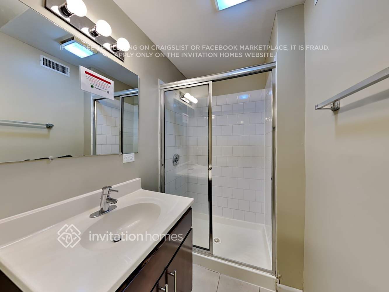 Building Photo - 1550 E Anderson Dr