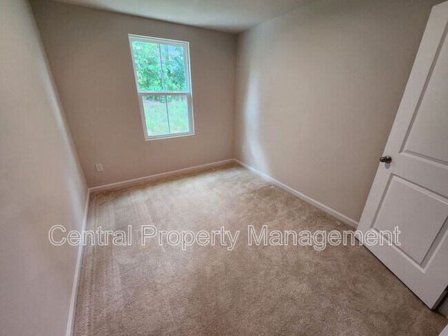 Building Photo - 165 Sarnesfield Wy