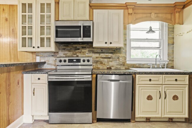 Building Photo - 312 Wilder Rd