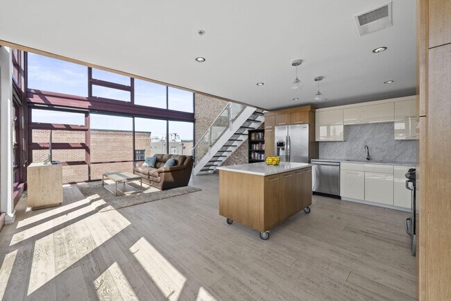 Building Photo - 367 Auden Ave