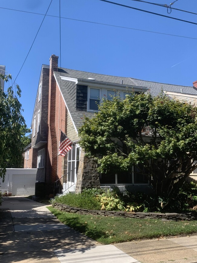 Primary Photo - 816 W 22nd St
