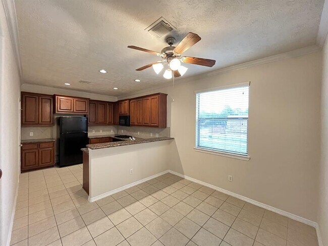 Building Photo - 7814 Stoneyway Dr
