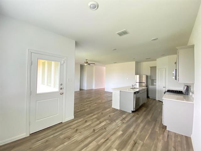 Building Photo - 5488 Montrose Dr