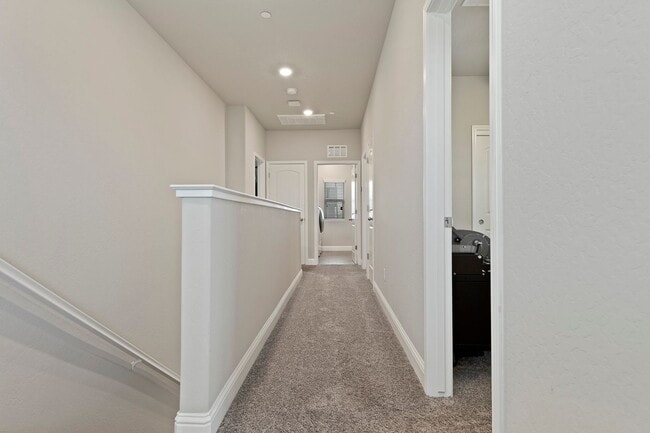 Building Photo - Clovis Eastside Home, 4BR/3.5BA, Built 201...