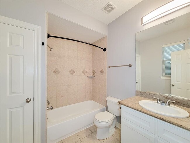 Building Photo - 884 Detering St