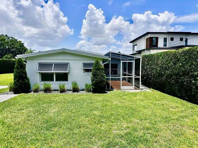 Building Photo - 7210 Seminole Dr