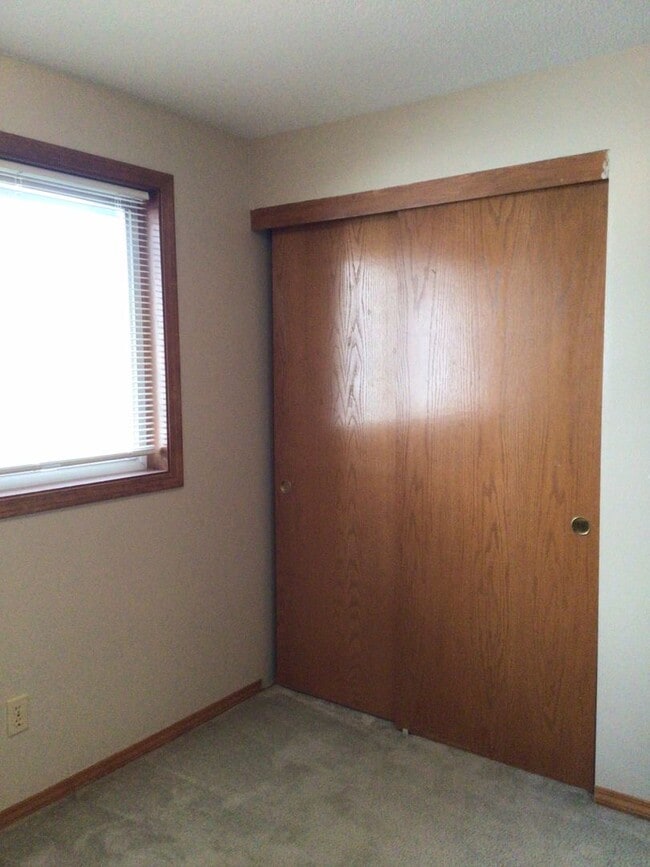 Building Photo - AVAILABLE NOW - Two Bedroom and Two Bath Duplex Unit in Bagley Downs Neighborhood