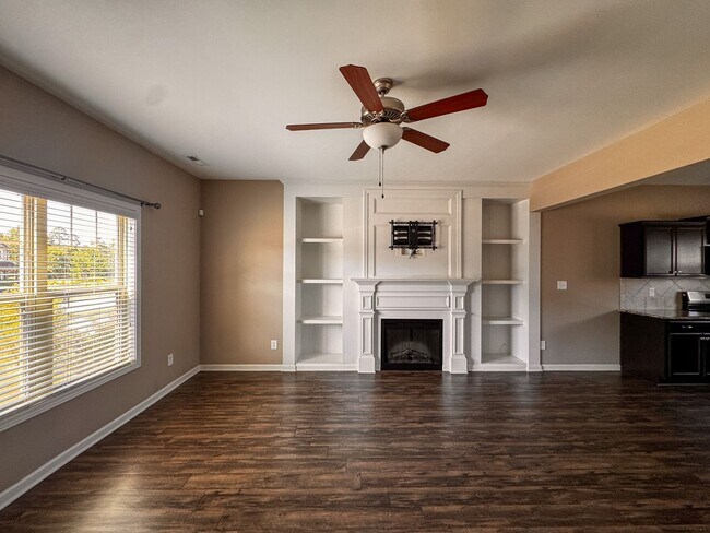 Building Photo - Beautiful 4 Bed 3.5 Bath Home in Jack Britt School District