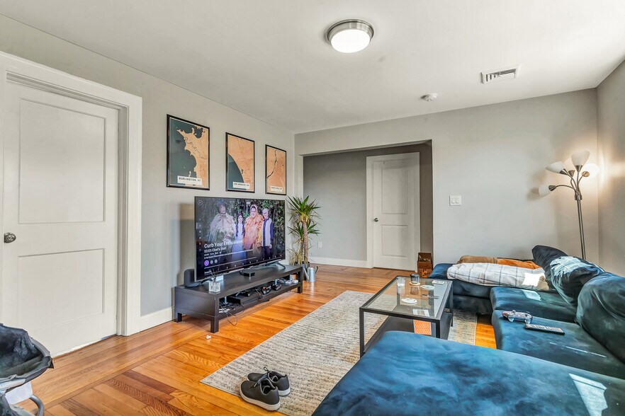 Building Photo - 4 Sheldon Terrace