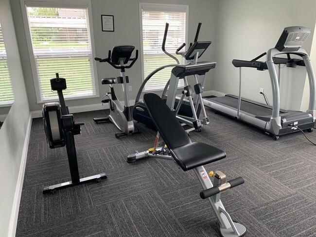 Building Photo - Spacious One Bedroom Apartment with W/D Connection!