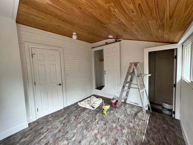 Building Photo - Corner-Lot Bungalow Close to Old Town Fort Collins!