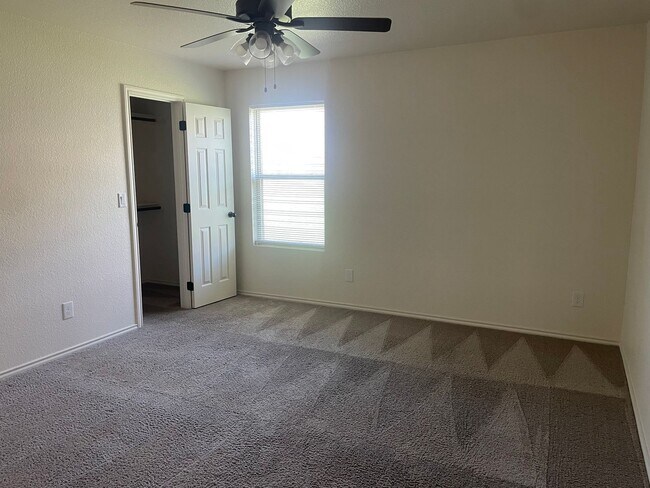 Building Photo - 2409 Alterman Dr