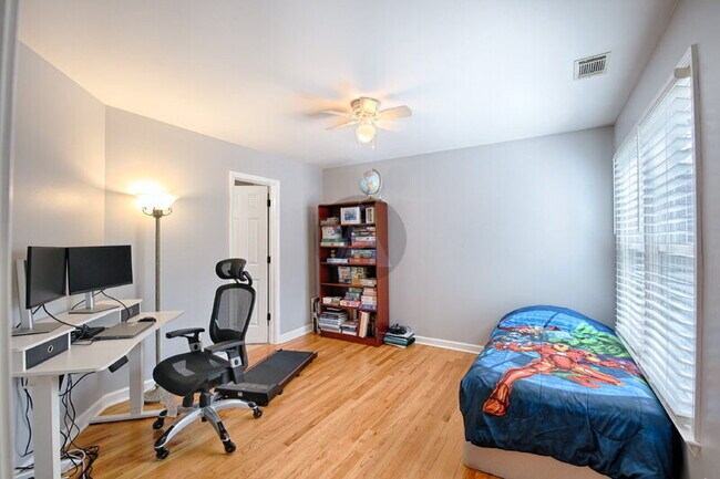 Building Photo - 3786 Upland Dr