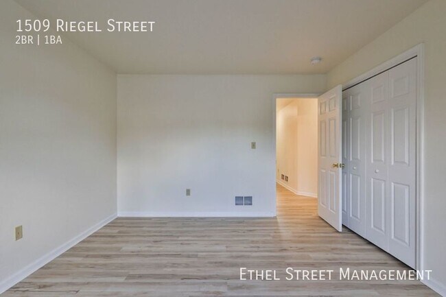 Building Photo - 1509 Riegel St