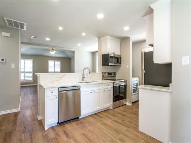 Building Photo - 3002 Hilltop Dr