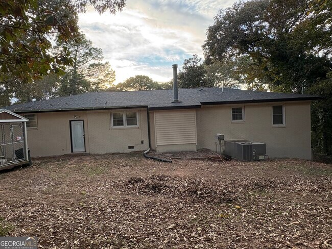 Building Photo - 111 Hawthorne Rd