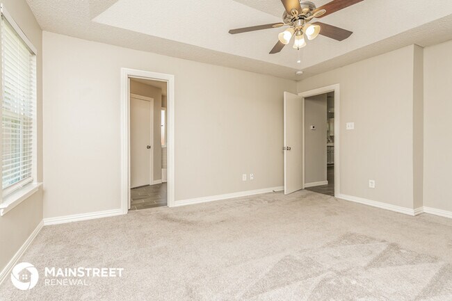 Building Photo - 6400 Avanti Dr