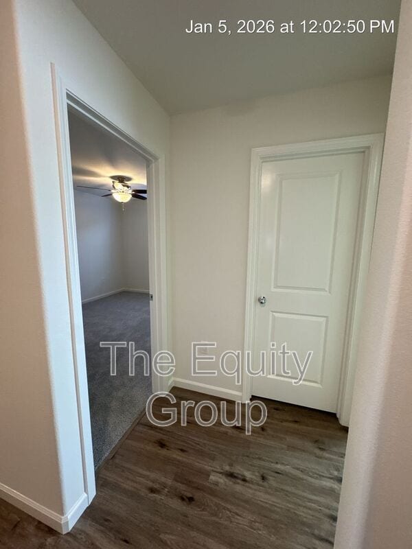 Building Photo - 7064 W Wren Ave