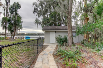 Building Photo - 318 Deer Cove Ln