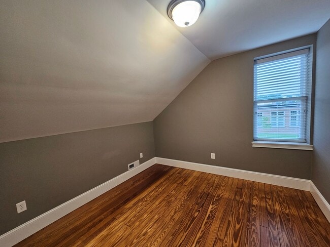 Building Photo - Charming 4BR/2.5BA Home in Historic Washington, MO - Walk to the Riverfront!