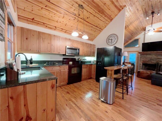 Building Photo - 532 Highland Trail