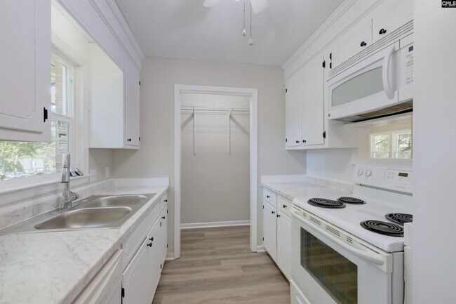 Building Photo - 30 Cardington Ct