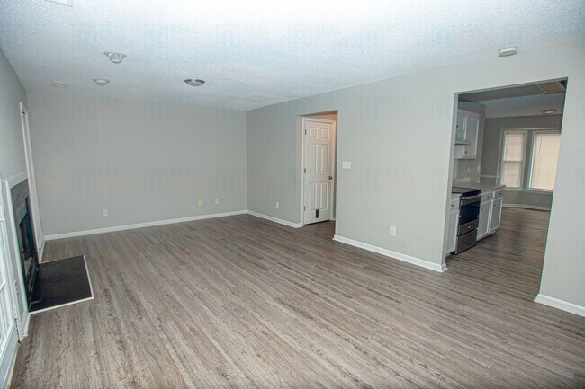 Building Photo - Welcome to your new home in Durham, NC!